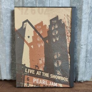 Live at the Showbox Pearl Jam 12/6/02 Seattle
